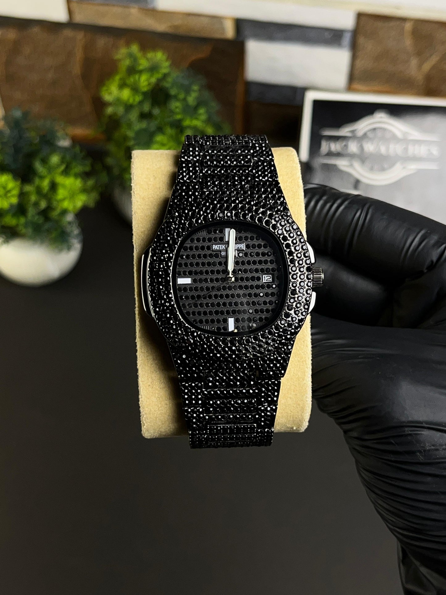 PP Nautilus – Black Fully Stoned Edition