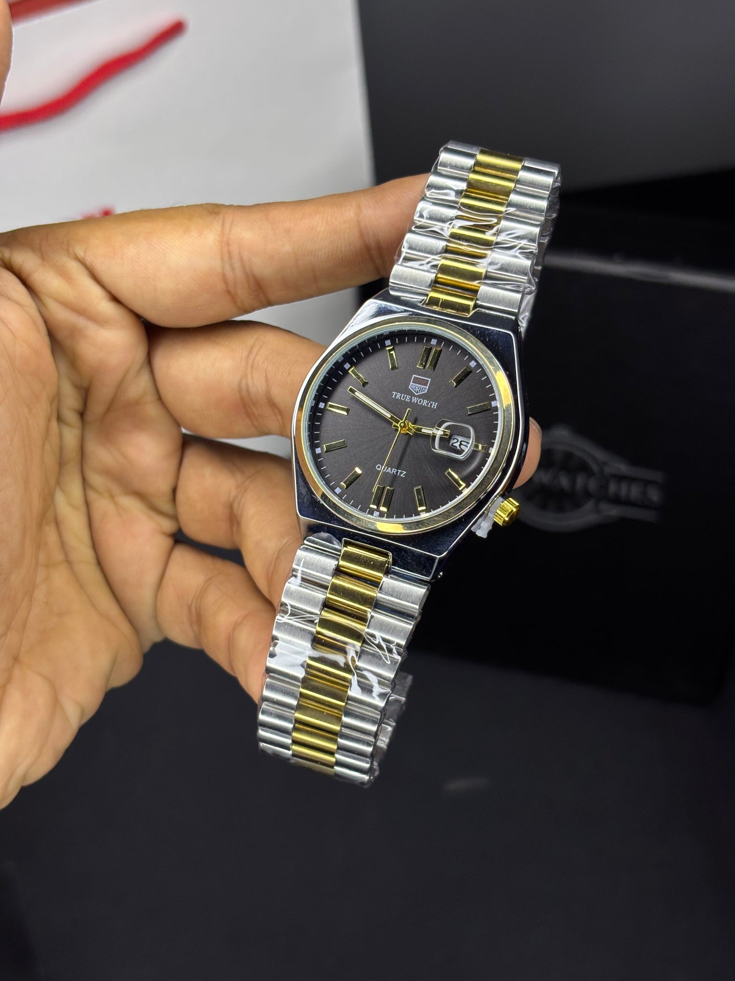True Worth Quartz TWCTZN - Silver