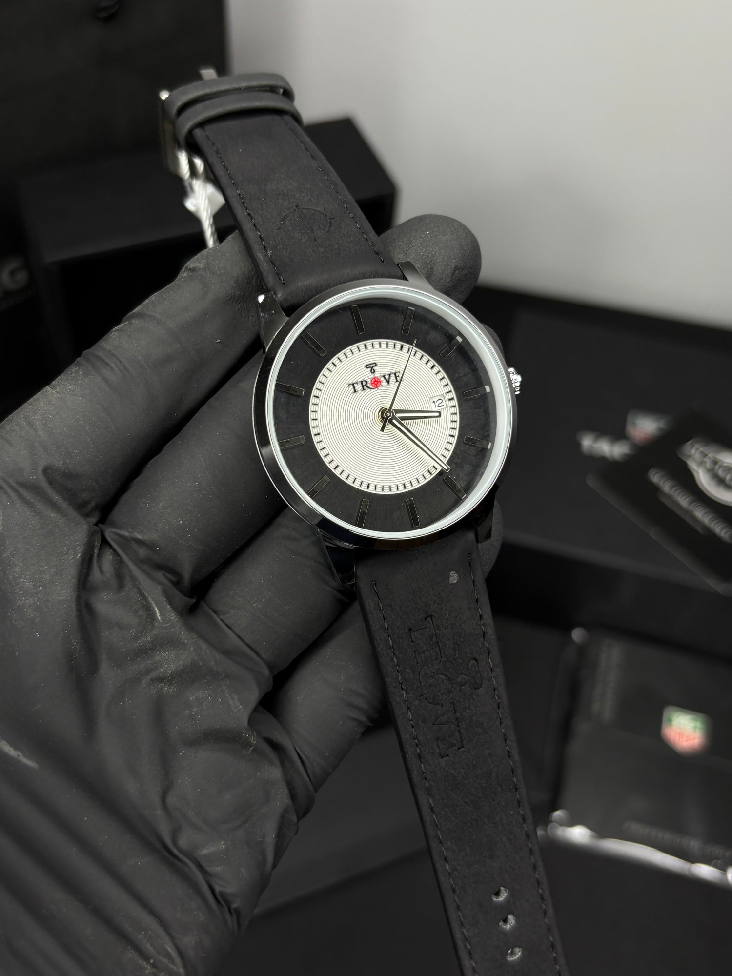 Trove Original Quartz Leather Strap Watch