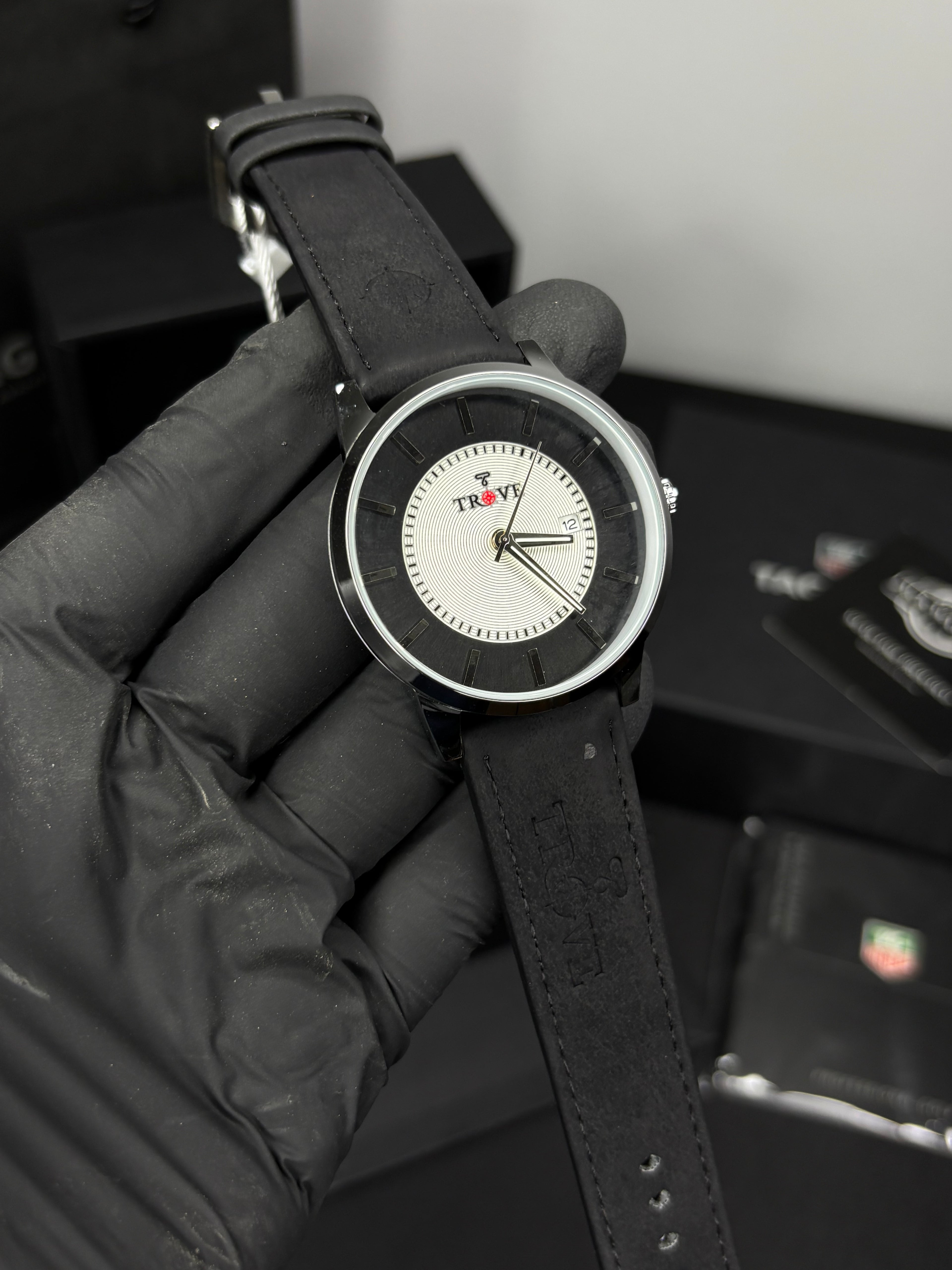 Trove Original Quartz Leather Strap Watch