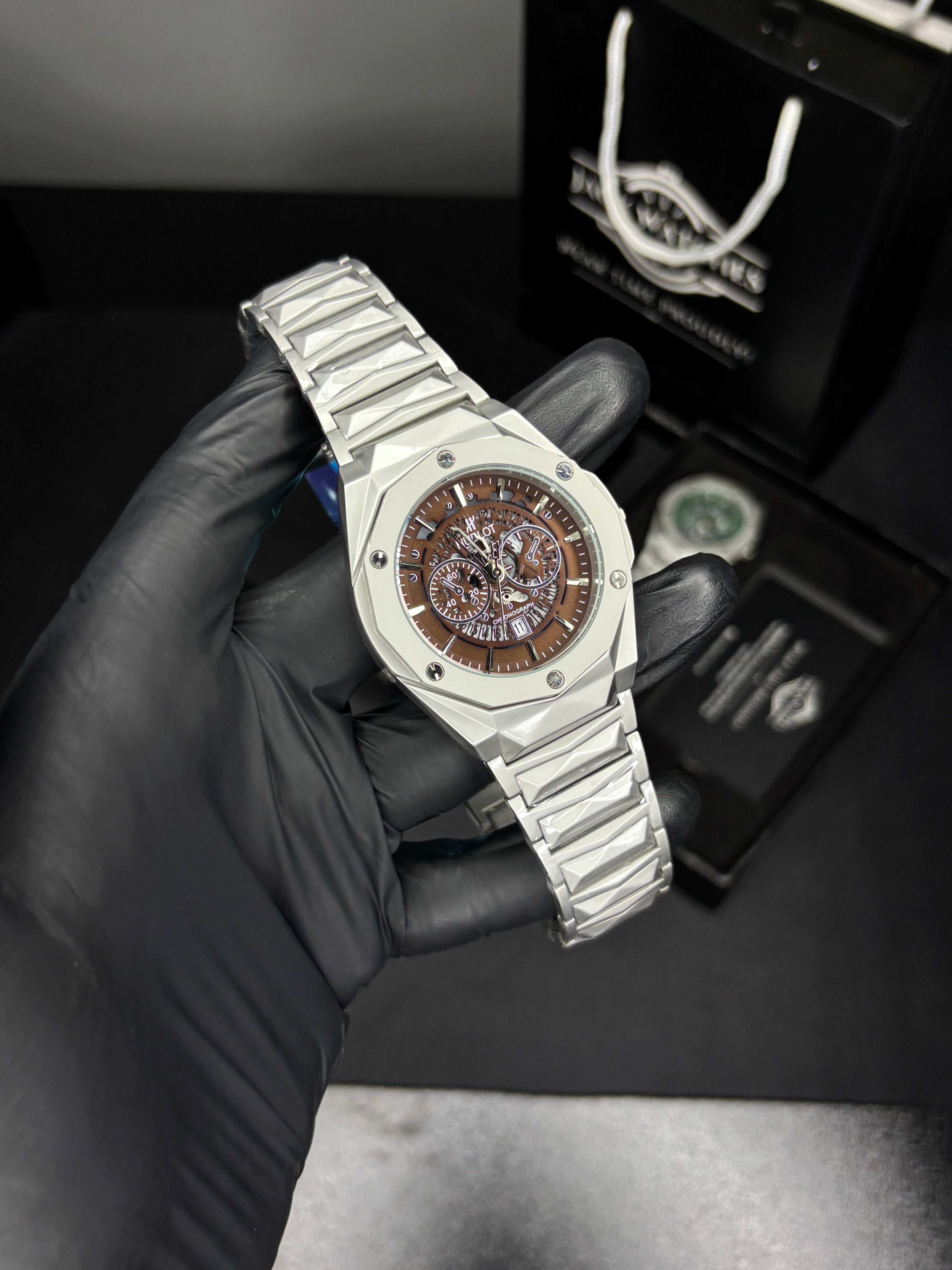 HB Diamond Cut Quartz