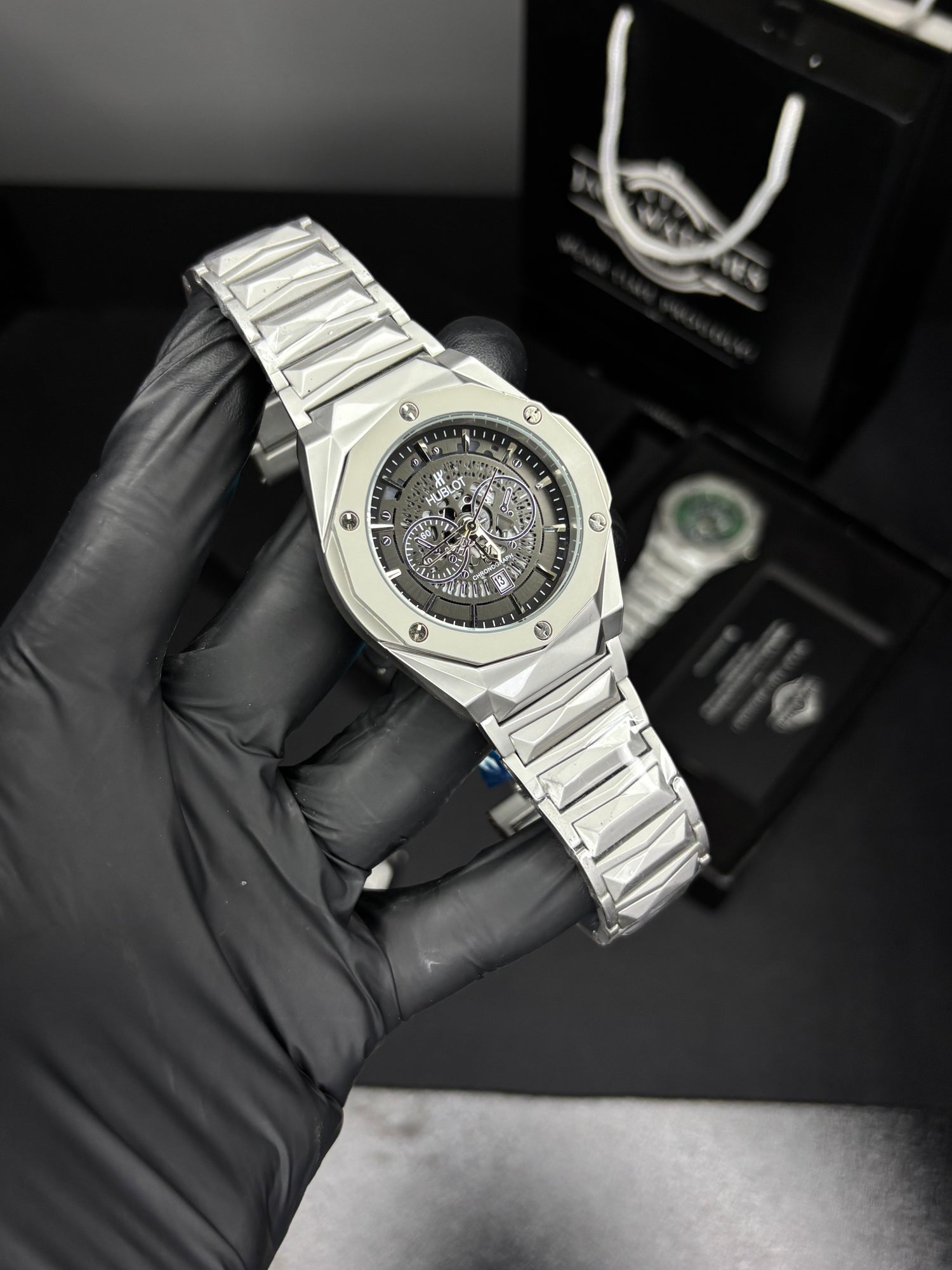 HB Diamond Cut Quartz
