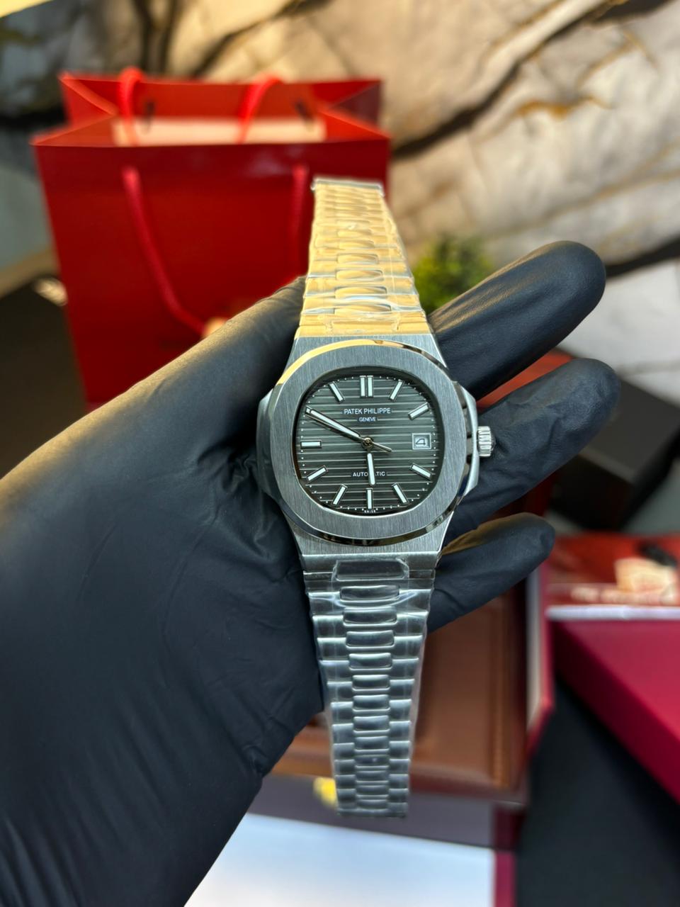 Patek Nautilus Automatic - Master Grade