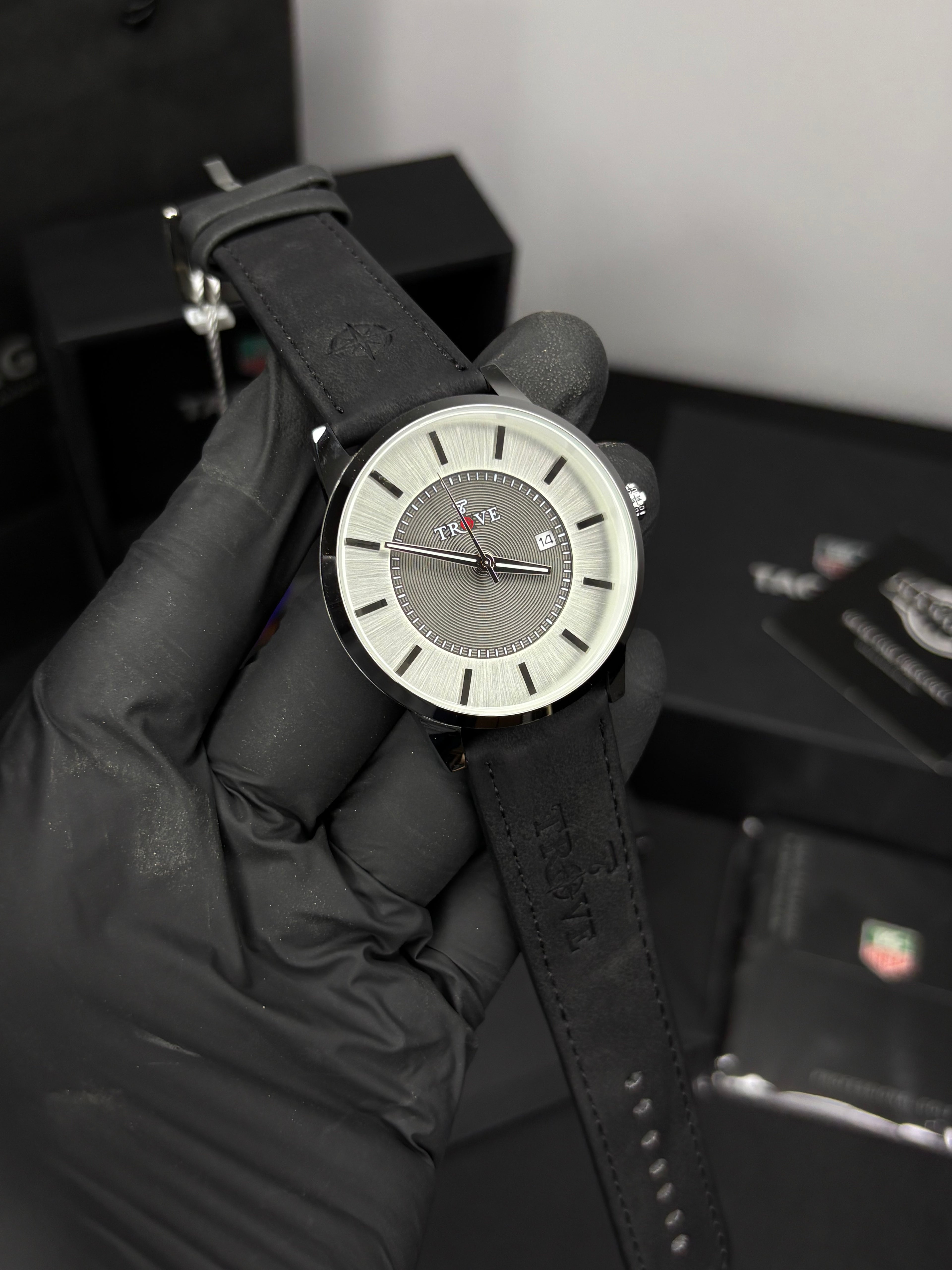 Trove Original Quartz Leather Strap Watch
