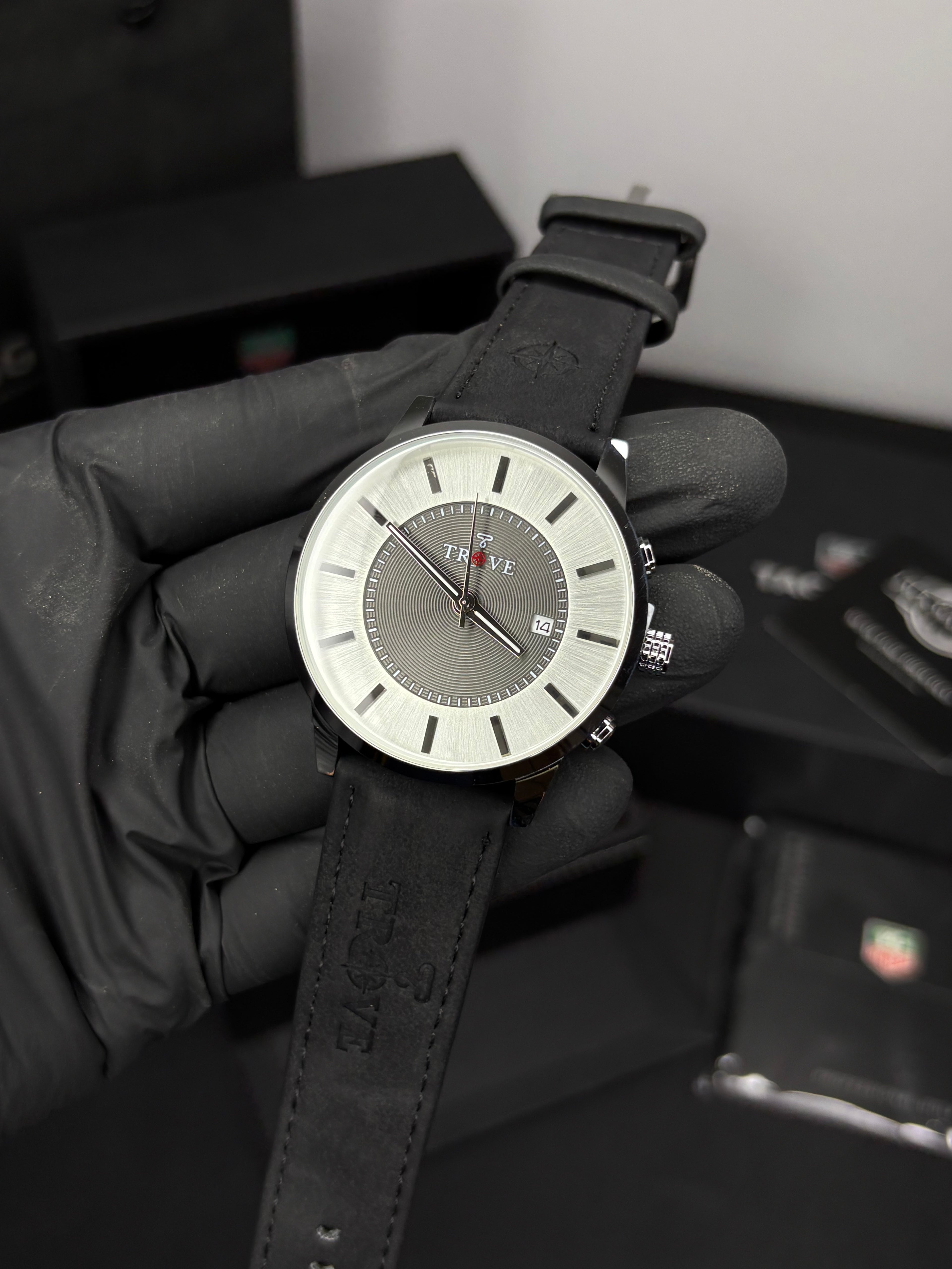 Trove Original Quartz Leather Strap Watch