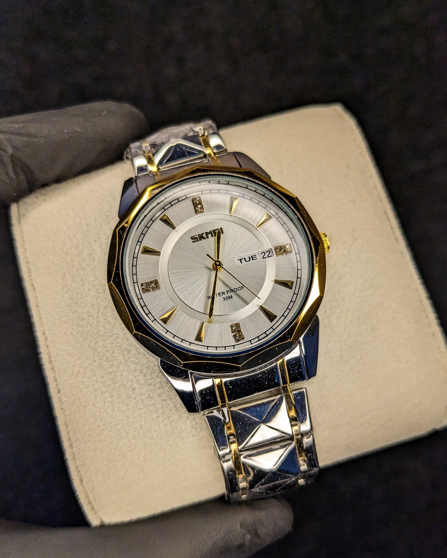 Skmei Diamond Cut Style Day & Date - Two Tone - White Dial