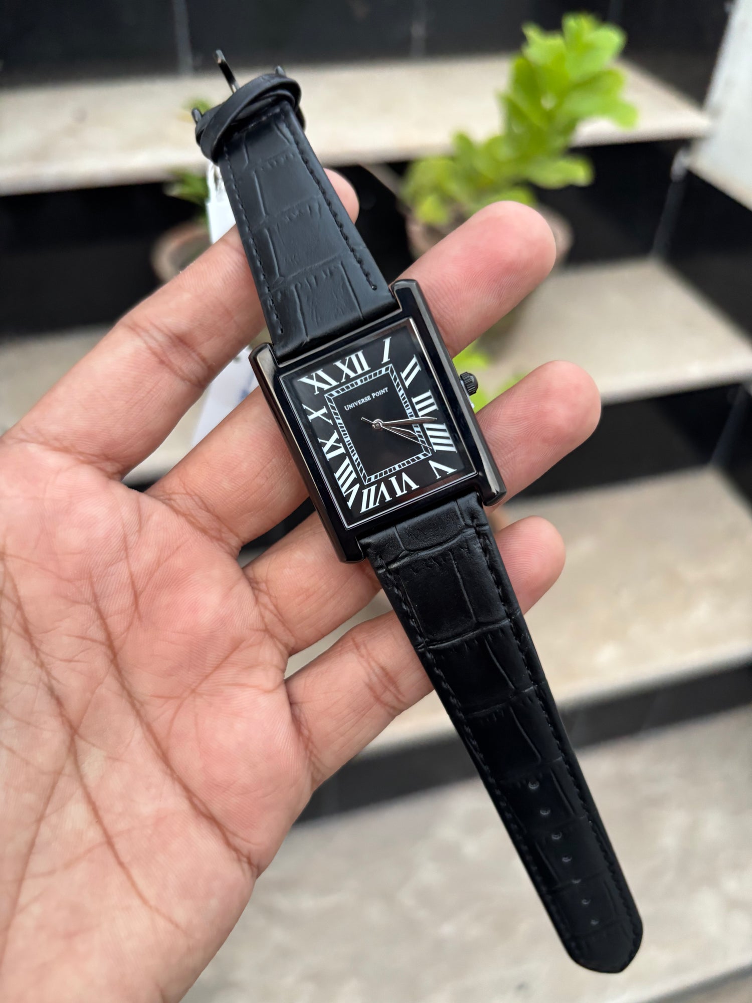 Universe Point Tank Quatz Watch