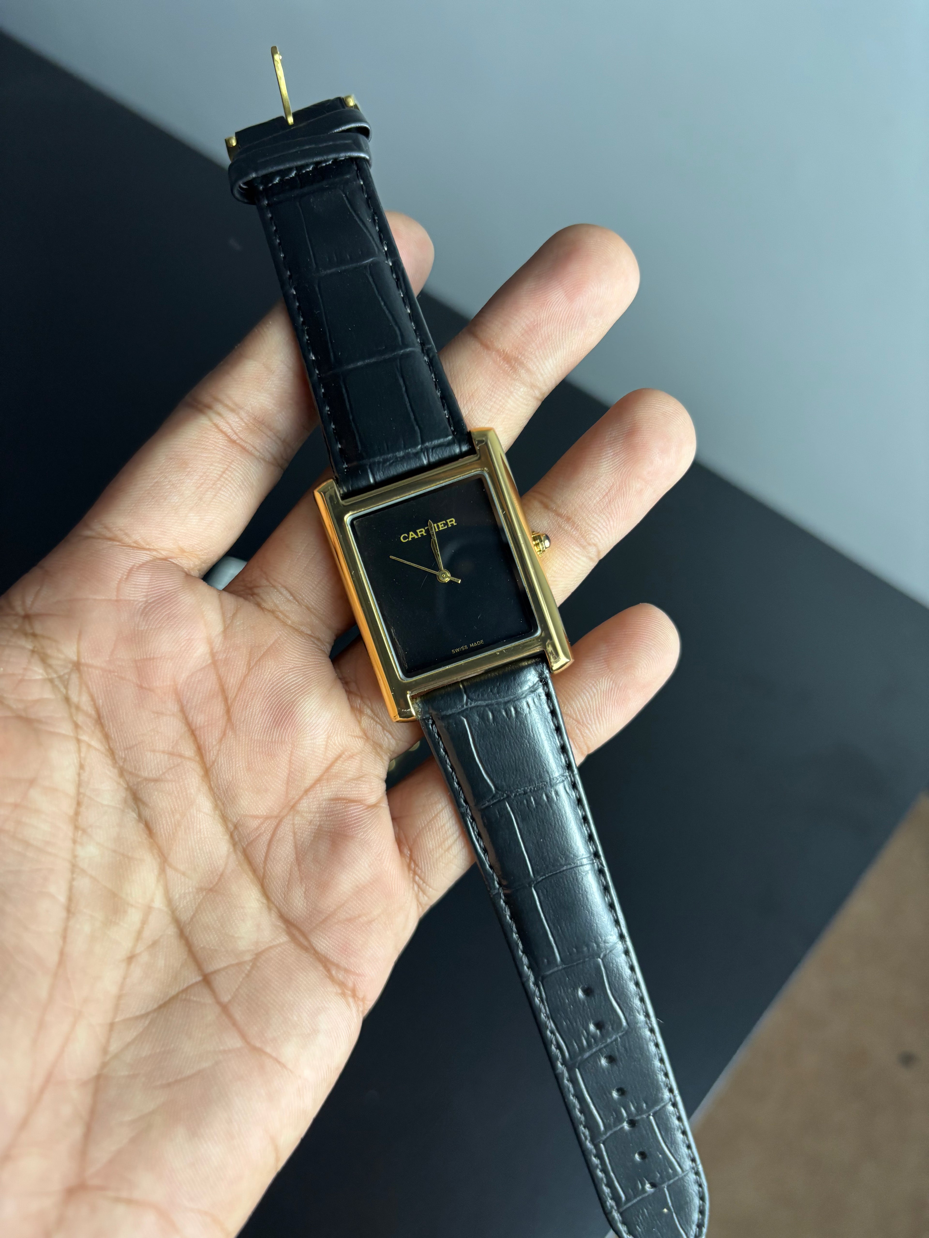 Crtr Tank Gold Case Black Straps