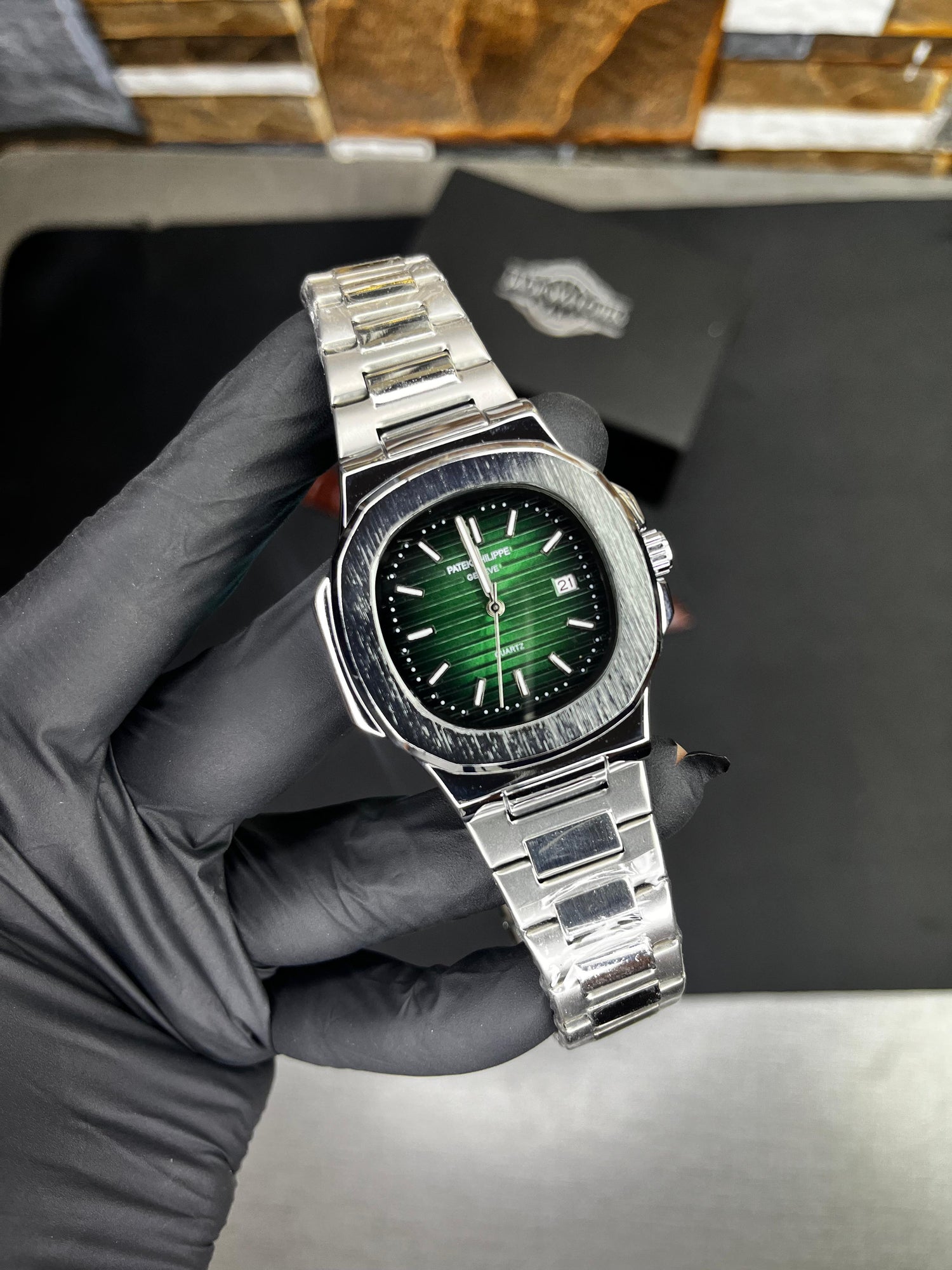 Patek Nautilus Quartz Watch - Green Dial