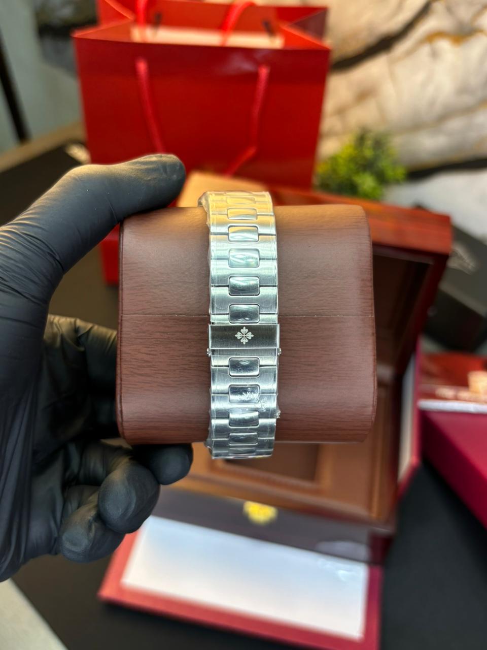 Patek Nautilus Automatic - Master Grade